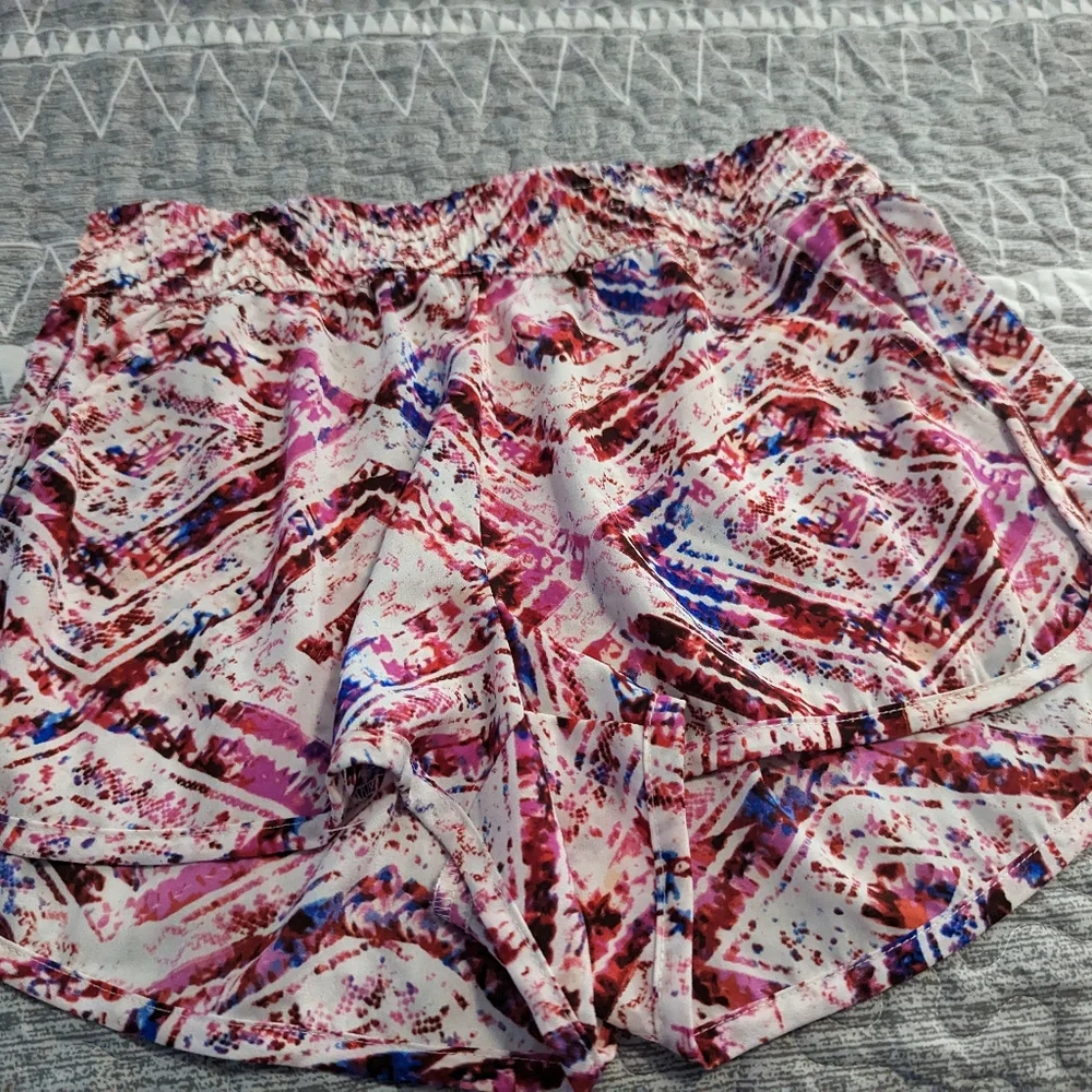 Show Me Your Mumu Print Shorts - Picture 4 of 6